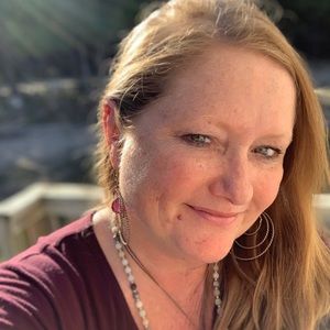 Meet your Posher, Lisa r.